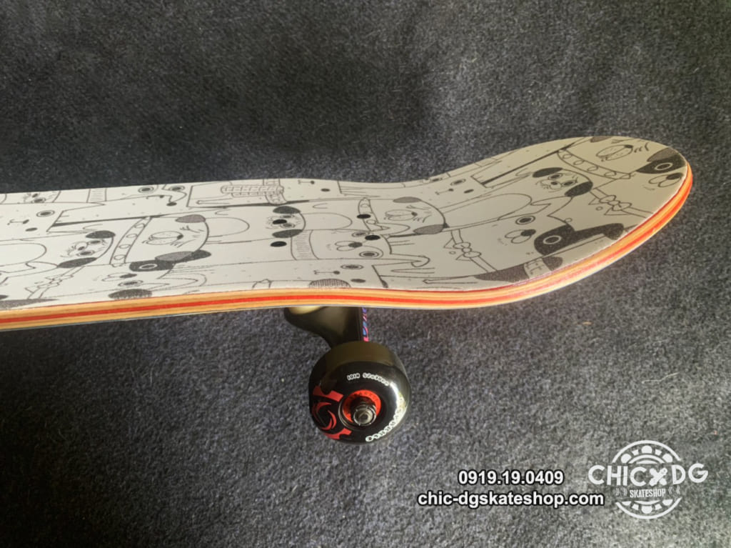 7-layer professional skateboard with hollow truck